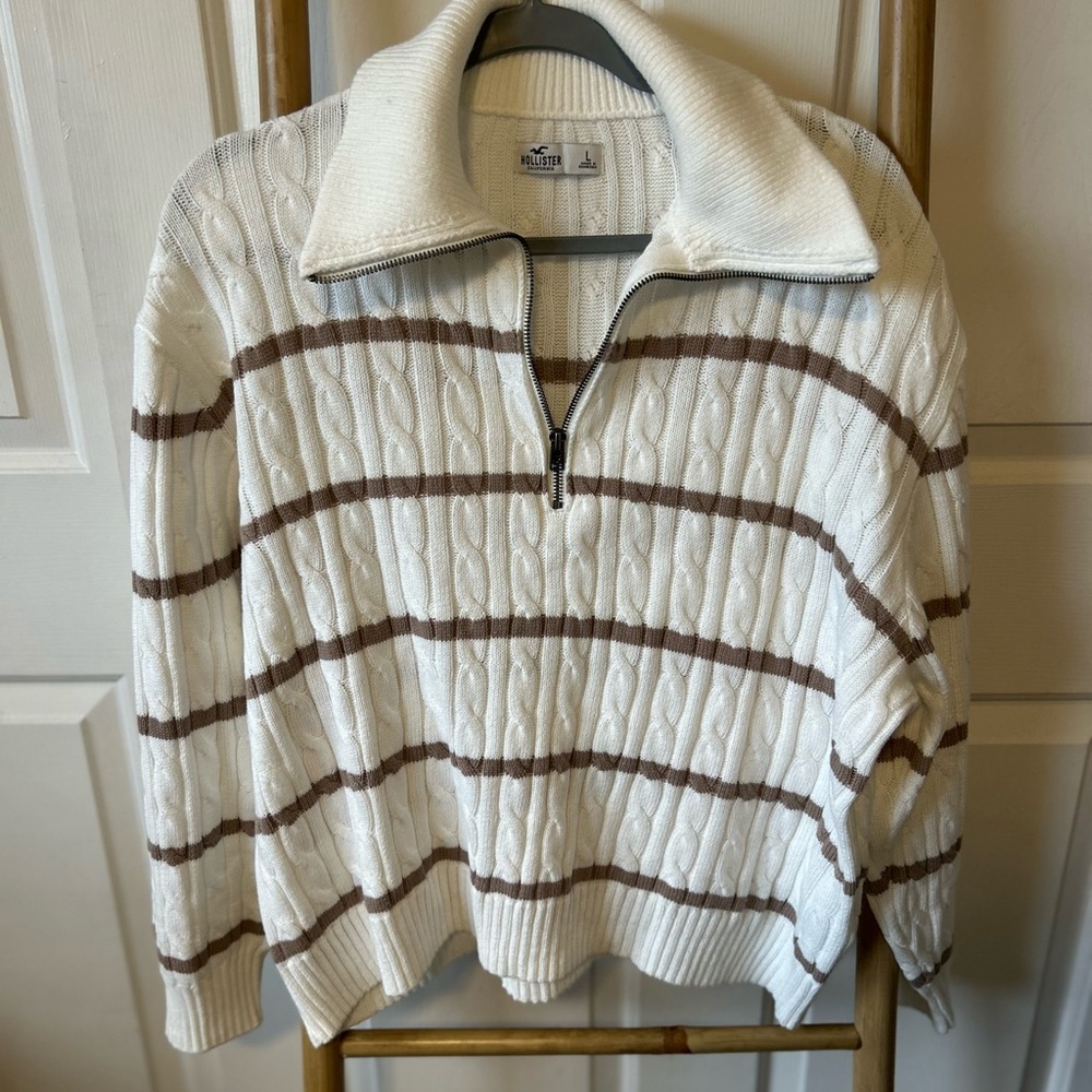 Hollister White and Brown Cable Knit Sweater